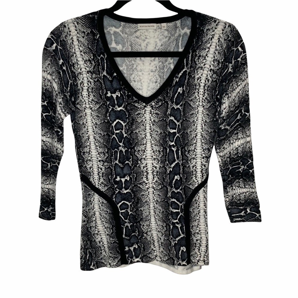 Boston Proper Black/White Snake Print Sweater